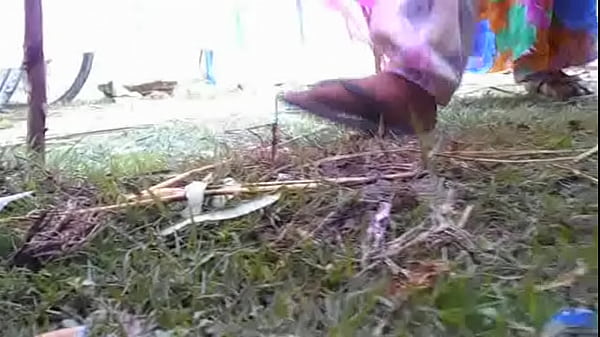 Desi Ngocok Kencing Sambil Ngebasahin Celana