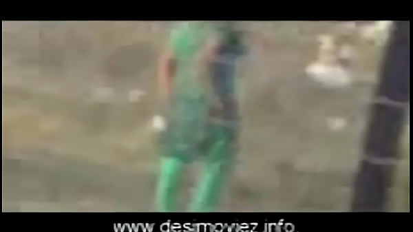 Desi Cewek-cewek Buang Air Besar Di Luar, Bikin Lihat Langsung Bikin Makin Greget.