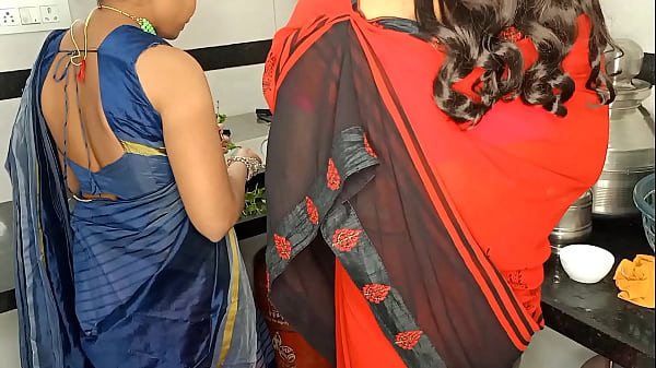 Komal Dan Mertuanya Lagi Sibuk Di Dapur, Bikin Suasana Makin Panas Dan Basah.