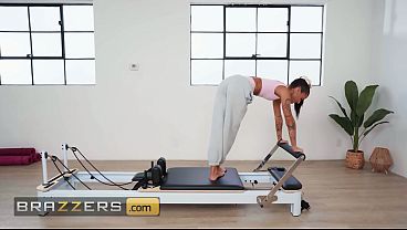 Brazzers – Ryan Reid Ngentot Sampai Muncrat, Kontol Victor Ray Ngerogoh Memek Sempit Pas Fitness