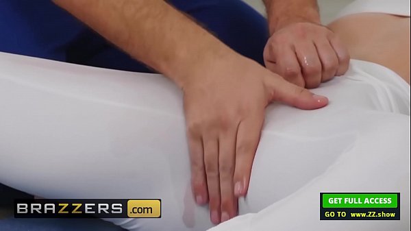 Ibu Muda Lacy Dan Om Keiran Nge-stretch Bareng Sampe Lumer Di Yoga Brazzers