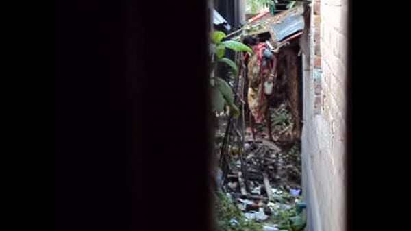 Tontonan Desi Ngepisin Dan Ngepisin Lagi, Bikin Muncrat!