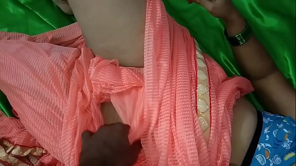 Desi Savita Lagi Nungging, Kontol Gede Masuk Dalem, Crot Di Mana-mana.