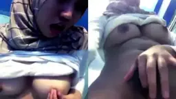 Gadis Berjilbab Cantik, Tapi Nakal Banget Bikin Pengen Lihat Lebih Dalam.