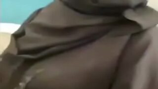 Seorang Pria Mesum Pertama Kali Ngentot Pelacur Arab Cabul