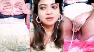 Telanjang Bulat, Si Desi Genit Menggoda Si Cowok Dengan Panggilan Video Mesum.