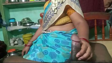 Ibu Tiri Dan Anak Tiri India Mesum Di Desa, Rekaman Sendiri Bikin Nagih.
