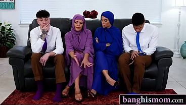 Pesta Ngentot Balas Dendam Bareng Dua Hijab Montok Tua Dan Anak Tiri Kontol Besar