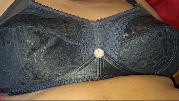 Ibu-ibu Asia Seksi, Nggak Ada Yang Bisa Nolak, Kamu Mau Nyobain Dia?