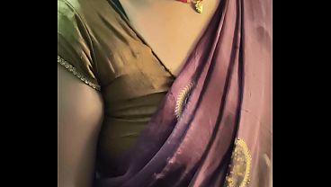 Aku Suka Banget Sama Ibu-ibu India Yang Seksi Dan Bikin Ngiler.