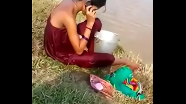 Desi Bhabhi Mandi Di Kolam Mandi Telanjang
