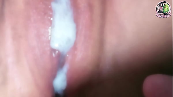 สาวไทยหื่นแตกคาหีตอนผัวไม่อยู่ เย็ดเสร็จใส่ในน้ำแตก Creampie สดใหม่