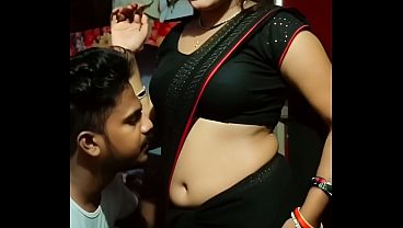 Desi Bhabhi Saree Pusat Perut Basah Kering, Bibir Merah Ranjang Panas