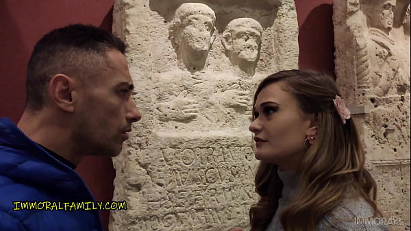 Bratty British Babe Honour May Digerebek Di Museum Sejarah Bareng Ayah Tiri – Keluarga Cabul 4k