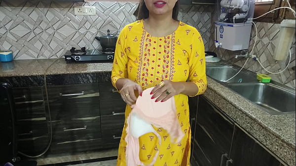 Desi Bhabhi Dapur Lagi Cuci Piring, Tiba-tiba Adik Ipar Datang Dan Bisikin, “bhabhi, Gue Pengen Ngerasain Memek Lu, Lo Mau Kasih Nggak?”
