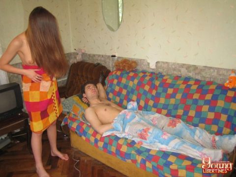 18 Videoz – Ngentot)vendi Minta Maaf Sambil Ngencrotin Memek