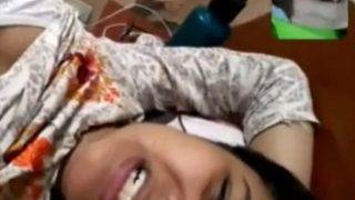 Mainin Sama Pacar Desi, Crot Di Depan Layar.