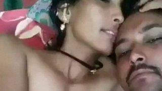 Video Mesum Pasangan India: Foreplay Panas Di Rumah