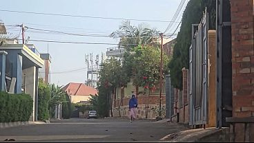 Wtf, Ibu Arab Ngebetin Memeknya Di Luar Rumah Deket Jalanan