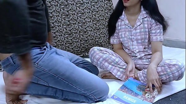 Mosi Ki Ladki Ko Nangi Karke Choda, Ghar Mein Kuttiya Ki Tarah Chudai